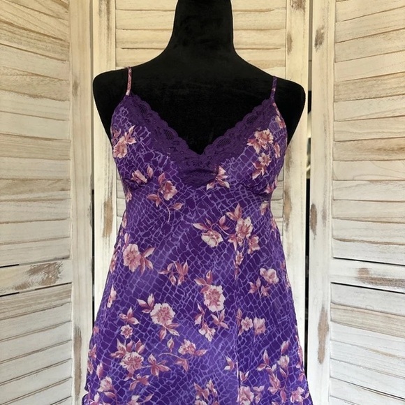 Floral Lace Purple Nightgown - Picture 1 of 4